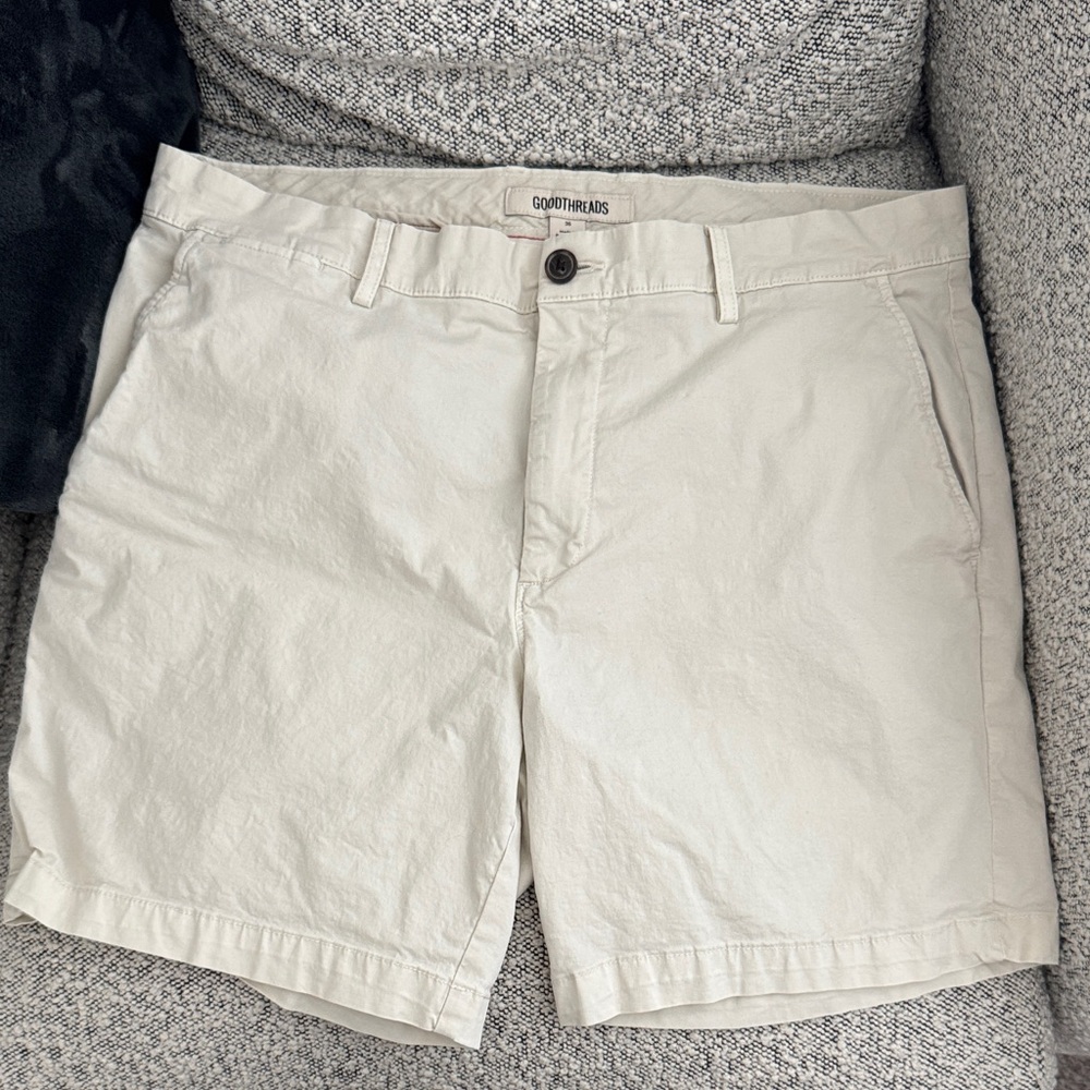 Goodthreads Men's Cream Flat Front Shorts